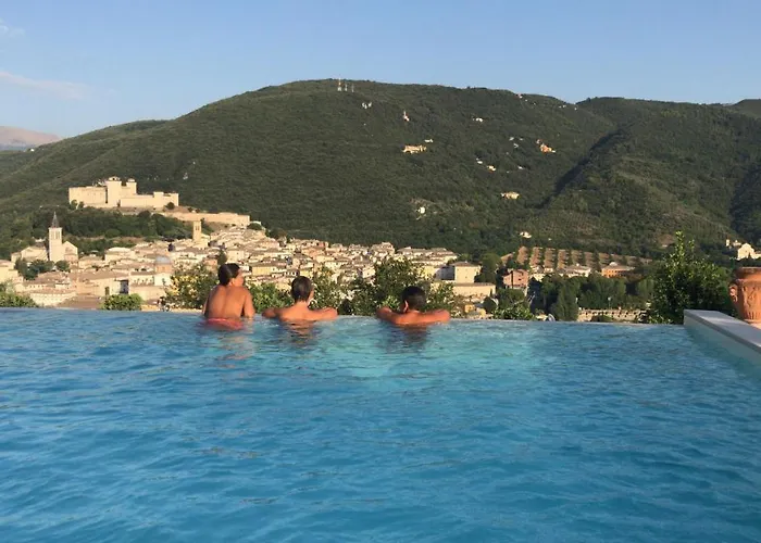 Collerisana Alloggio per agriturismo *