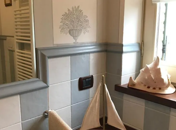 Collerisana Alloggio per agriturismo *