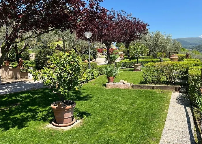 Collerisana Alloggio per agriturismo *