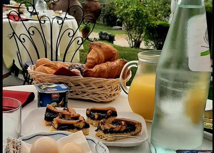 Collerisana Alloggio per agriturismo *